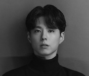 박보검, 새 프로필 속 여전한 조각 미모