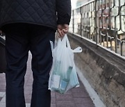 주문 내역서에 '소주·번개탄'…눈치 빠른 배달원 사람 살렸다