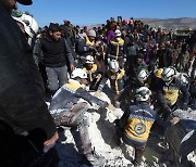 튀르키예·시리아 강진 사망 1만5000명 넘어..72시간 골든타임 임박