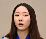 김예림 '취재진 질문에 차분하게 답변'[포토]