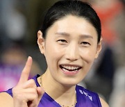 [Ms포토] 김연경 '1위, 즐겁다'