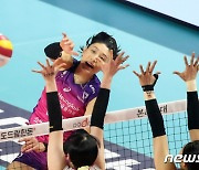 "높은 자리 있을 때 내려놓아야"…김연경, 현역 은퇴 가능성 시사