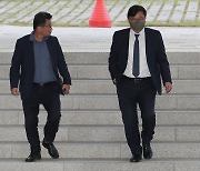 검찰 '대북송금' 관련 이화영 12시간 조사…4자대질도 했다