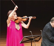 [클래식 리뷰] 75세 바이올린 여제, 기교의 빈자리 메운 묵직한 선율