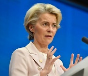 EU, 러 전투기·드론부품 조달 차단…15조원 규모 제재안 발표
