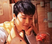 ‘뮤지컬계 아이돌’ 남우주, ‘어린왕자’ 포스터로 동심 자극…장미꽃을 사랑한 왕자님
