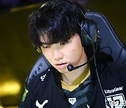 '쵸칼리는 명품이야' 젠지, 난타전 끝 광동 제압…시즌 7승 달성 [LCK]