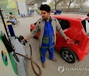 PAKISTAN ECONOMY PETROL