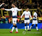 SON과 UCL 드라마 쓴 '사자왕' 요렌테, 현역 은퇴…"축구 대신 패들"