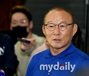 베트남 'GOAT' 박항서 감독, 中 대표팀이 원한다…"획기적인 선택될 것"