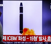 북한, 어제 ICBM '화성-15형' 발사, '미사일총국 지도"