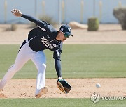 김혜성, 앞쪽 바운드 과감하게 들어와서