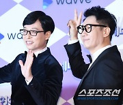 [종합]작년 '연예대상'서 유재석이 말한 '지석진 욕'은?…지석진 "거친 욕을 했다. '축한한다 강아지야'"