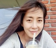 송윤아, 수지가 49세면 이런 느낌? 민낯에도 첫사랑 비주얼