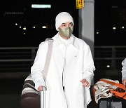 이승기, '캐리어 끌고 예능 촬영 위해 출국' [사진]