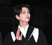 세븐틴 조슈아, '밤을 밝히는 잘생김' [사진]