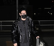 지석진, '연예인은 블랙이죠' [사진]