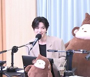 이성종 "예능하며 처음으로 뽀뽀한 사람이 황보 누나, 은지원 형이 밀어서" (컬투쇼)