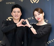 인교진❤️소이현, '선남선녀 부부의 하트' [사진]