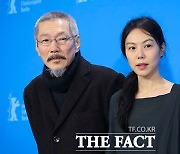 홍상수, 베를린영화제 수상 '불발'…황금곰상에 프랑스 다큐