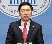 김기현 ‘땅투기 의혹’ 수사 의뢰…황교안 “거짓 해명” 민주 “특검해야”