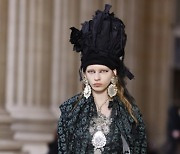 France Fashion Vivienne Westwood F/W 23-24