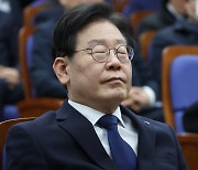 檢 "이재명, 질문엔 답 없이 수사팀 매도···신속히 2차 출석하라"