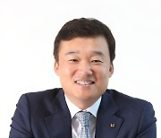 KT CEO 최종후보에 윤경림 사장, 그는 누구? [KT '뉴 리더십' 시험대]