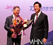 [Ms포토] 오세훈 시장 "서울시체육회장 취임을 축하합니다"