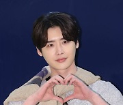 [E포토] 아이유♥ 이종석, '열애 인정 후 첫 공식 석상'