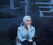 [종합]'더 글로리', '어정쩡한 해피 엔딩'은 없다! 김은숙 작가, "동은이 복수가 성공 쪽으로 많이 가려고 했다"