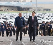 울산공장 찾은 尹대통령에…현대차 "미래차 허브로 육성"(종합)