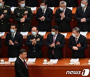 시진핑, 만장일치로 3연임 확정…군·당·정 장악한 독재 체제 완성(상보)