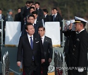 우리 해군 첫 이지스구축함 찾은 윤석열 대통령