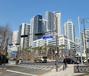 [르포] 강남도 못 피한 '역전세난'… 2년 새 전세 21억→13억원