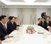 尹대통령·김기현, 매달 2회 정기회동…“당정 소통 강화”