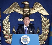 [속보] 방일 앞둔 尹대통령 “부처별 교류·협력사업 발굴” 지시
