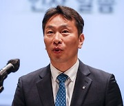 [단독]이복현 "금감원, 檢만큼 중요한 조직.. 딱 달라붙어 일하겠다" 출마설 일축