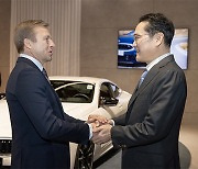 Samsung, BMW discuss strengthening EV battery partnership