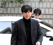 법정 향하는 남욱 변호사