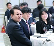 일자리창출 우수기업 CEO 초청 오찬 참석한 윤석열 대통령