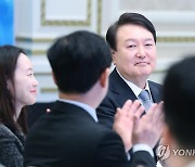 일자리창출 우수기업 CEO 초청 오찬 참석한 윤석열 대통령