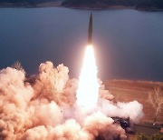 북한 “지대지 탄도미사일 2발…적 반드시 괴멸시킬 것”