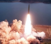 [속보] 북한 “지대지 전술탄도미사일 2발 사격…싸우면 적 괴멸”