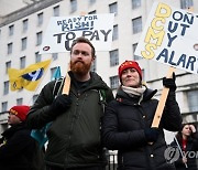 BRITAIN CIVIL SERVANTS STRIKE