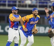 베네수엘라, 전 두산 투수 스탁 공략...WBC 조 1위로 8강행