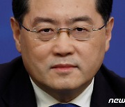 친강 中 외교부장, 우크라 외무 통화…"평화회담 전망 논의"