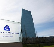 ECB, 은행 위기에도 기준금리 0.5%P 추가 인상