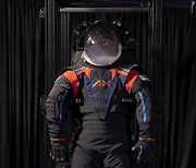 2025년 ‘문 워크’ 나설 우주비행사 새 옷 나왔다