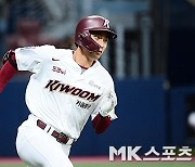 이정후 ‘WBC 복귀 첫 타석부터 안타 생산’ [MK포토]